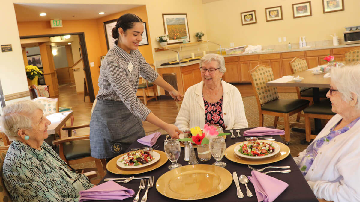 Dining at the Sunnyview community